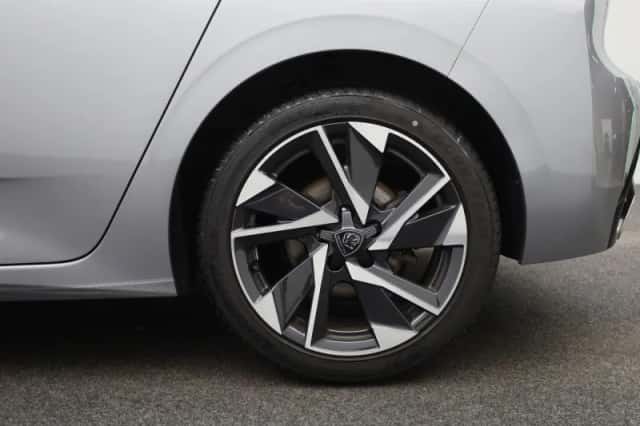 Peugeot 308 (2023) thumbnail 13