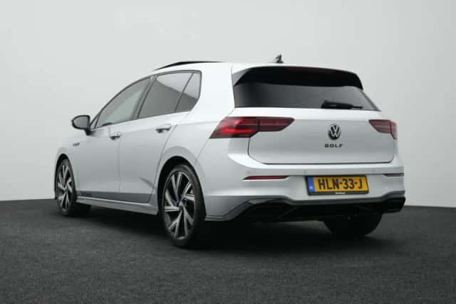 Volkswagen Golf (2024) thumbnail 2