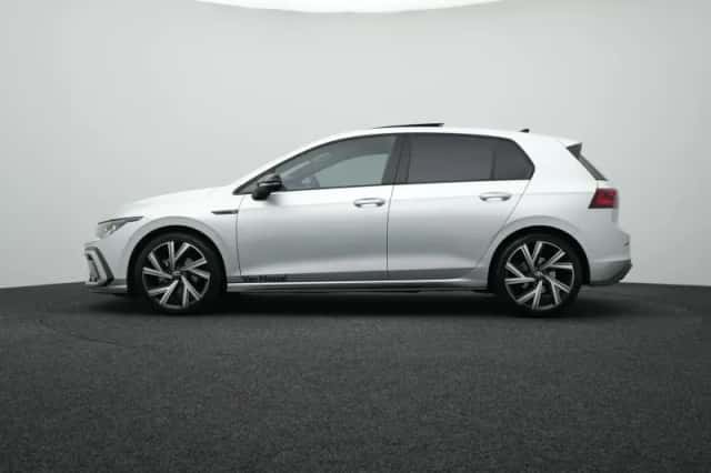 Volkswagen Golf (2024) thumbnail 4