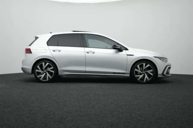 Volkswagen Golf (2024) thumbnail 6