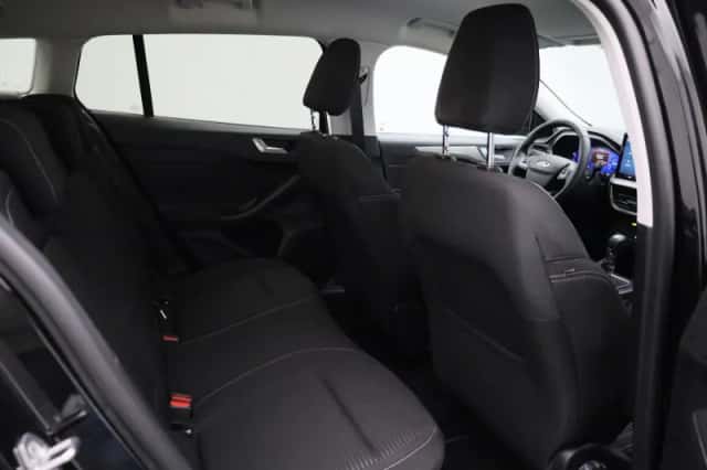 Ford Focus (2023) thumbnail 30