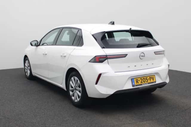 Opel Astra (2022) thumbnail 2