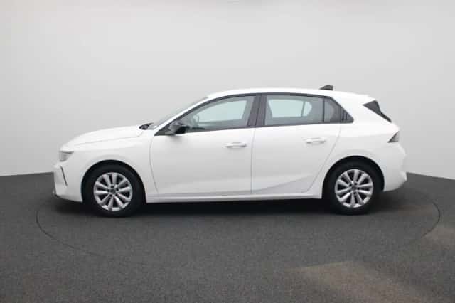 Opel Astra (2022) thumbnail 4