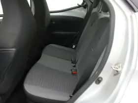 Toyota Aygo (2018) thumbnail 12