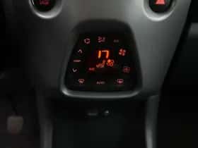 Toyota Aygo (2018) thumbnail 17