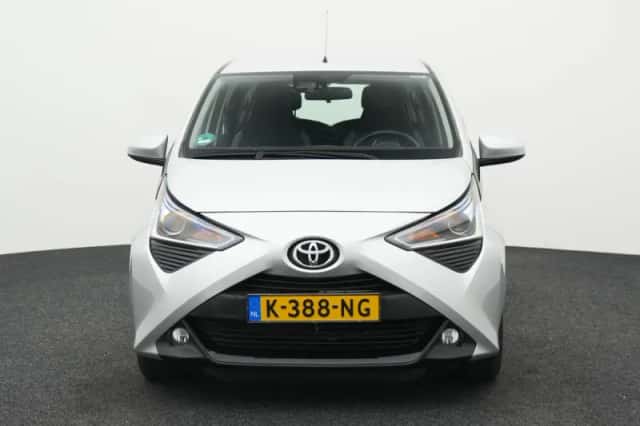Toyota Aygo (2018) thumbnail 3