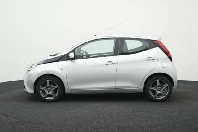 Toyota Aygo (2018) thumbnail 4