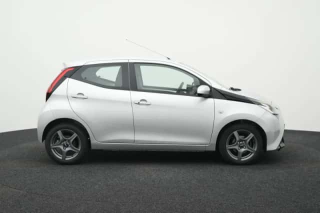 Toyota Aygo (2018) thumbnail 6