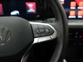 Volkswagen Golf (2023) thumbnail 23
