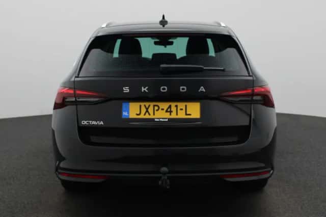 Škoda Octavia (2025) thumbnail 5