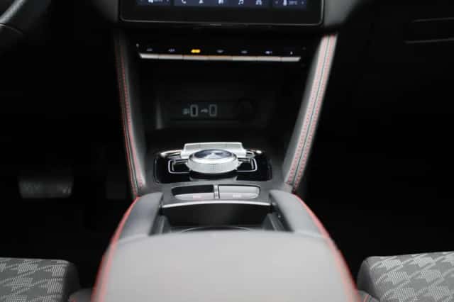 MG ZS EV (2023) thumbnail 10