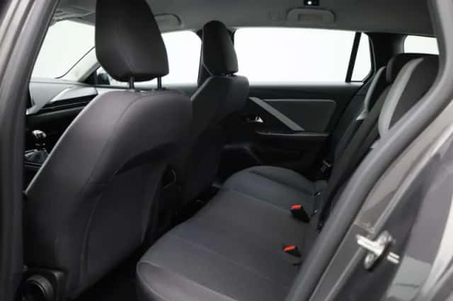 Opel Astra (2023) thumbnail 10