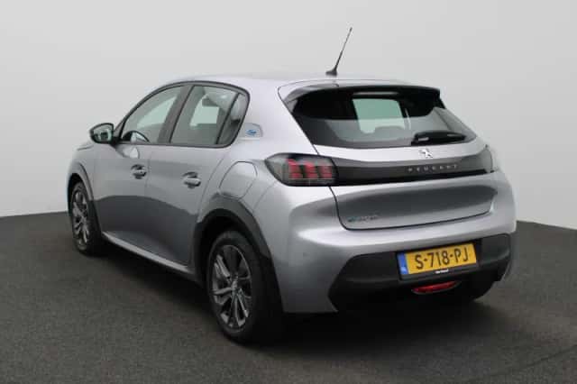 Peugeot e-208 (2023) thumbnail 2