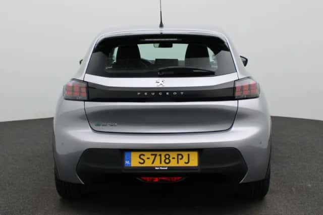 Peugeot e-208 (2023) thumbnail 5