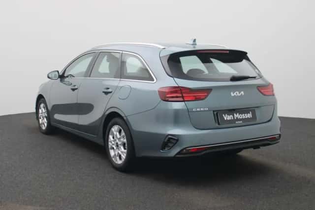 Kia Cee'd (2023) thumbnail 2