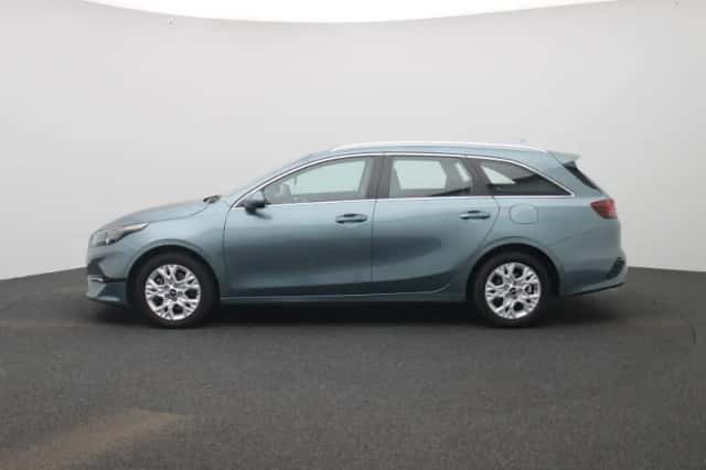 Kia Cee'd (2023) thumbnail 4