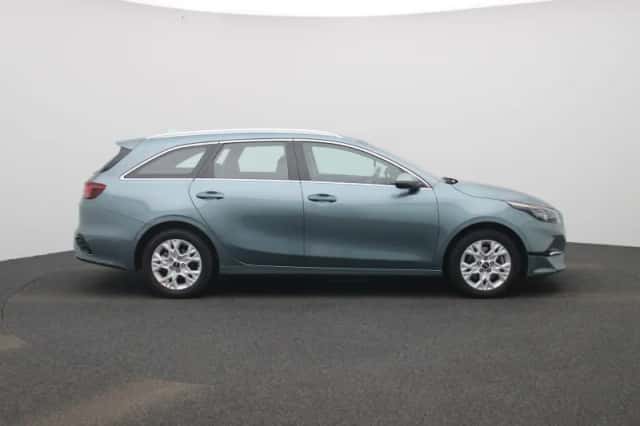 Kia Cee'd (2023) thumbnail 6