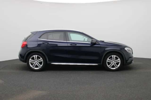 Mercedes-Benz GLA-Klasse (2017) thumbnail 6