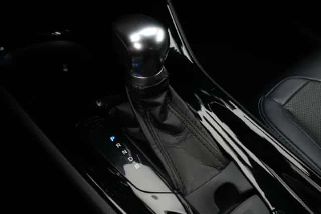 Toyota C-HR (2017) thumbnail 21
