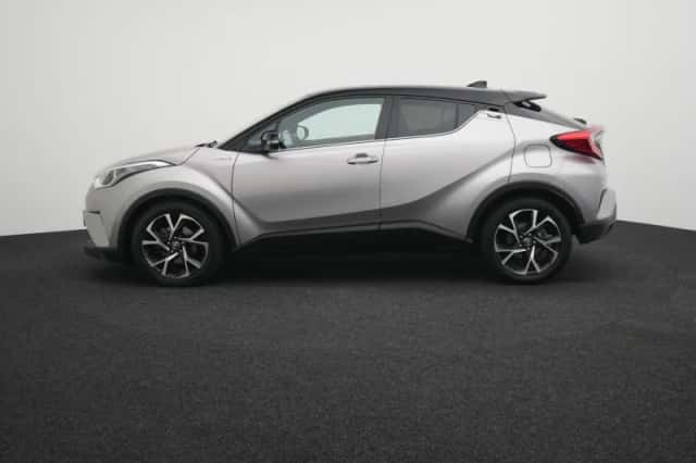Toyota C-HR (2017) thumbnail 4