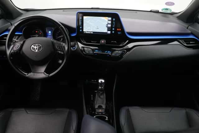 Toyota C-HR (2017) thumbnail 7