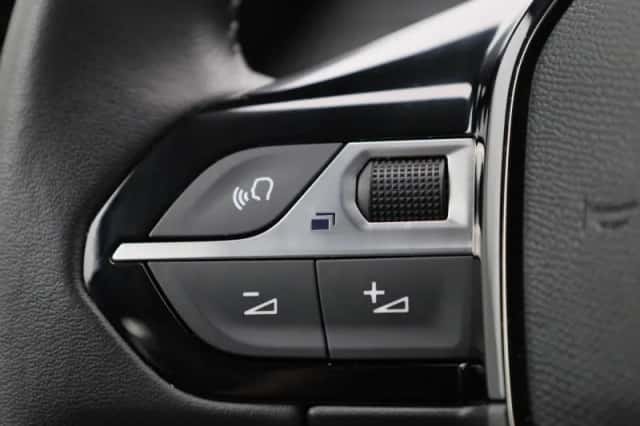 Peugeot 208 (2022) thumbnail 18