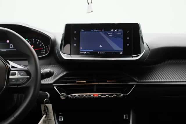 Peugeot 208 (2022) thumbnail 9