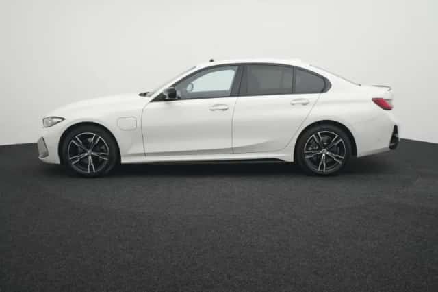 BMW 3-Serie (2022) thumbnail 4