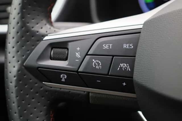 SEAT Leon (2024) thumbnail 22