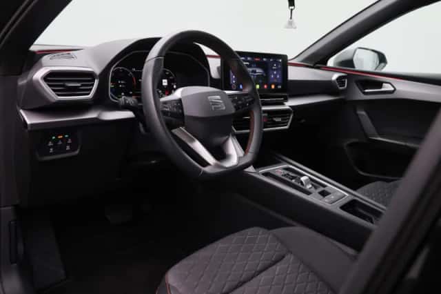 SEAT Leon (2024) thumbnail 33