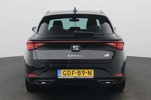 SEAT Leon (2024) thumbnail 5