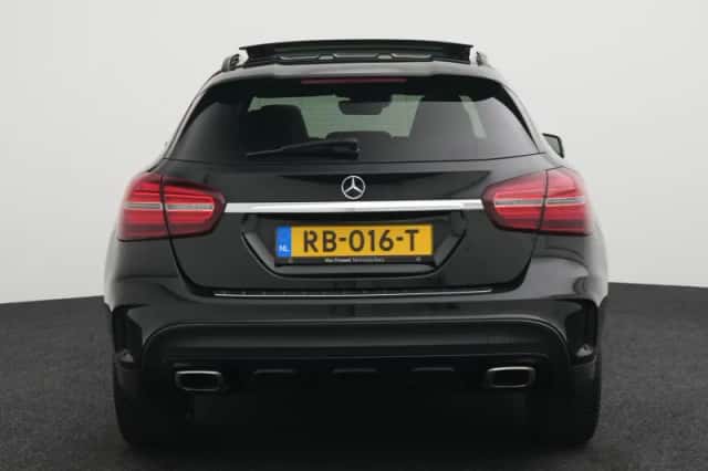Mercedes-Benz GLA (2017) thumbnail 5