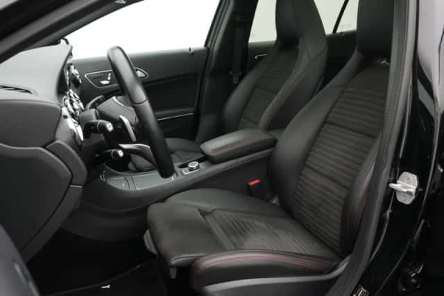 Mercedes-Benz GLA (2017) thumbnail 9
