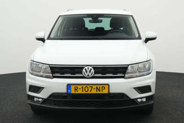 Volkswagen Tiguan (2018) thumbnail 3