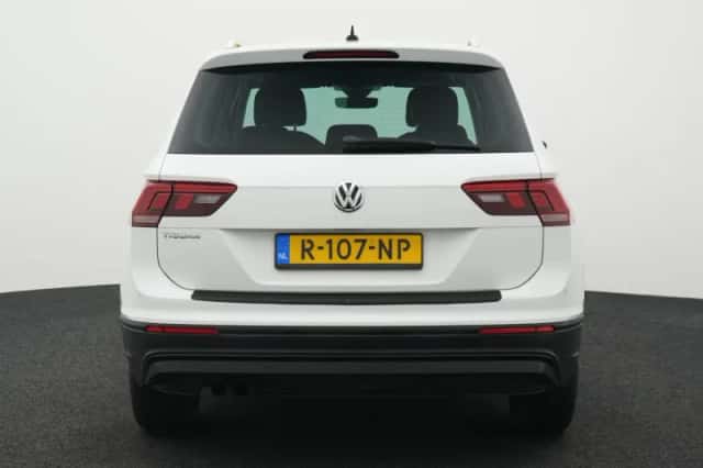 Volkswagen Tiguan (2018) thumbnail 5