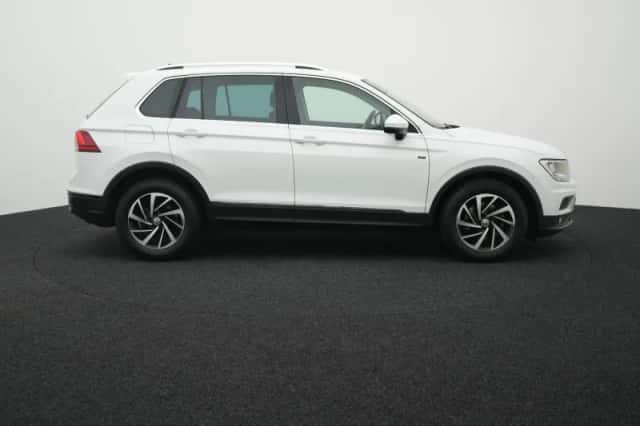 Volkswagen Tiguan (2018) thumbnail 6