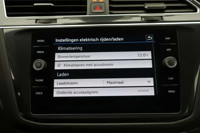 Volkswagen Tiguan (2022) thumbnail 18