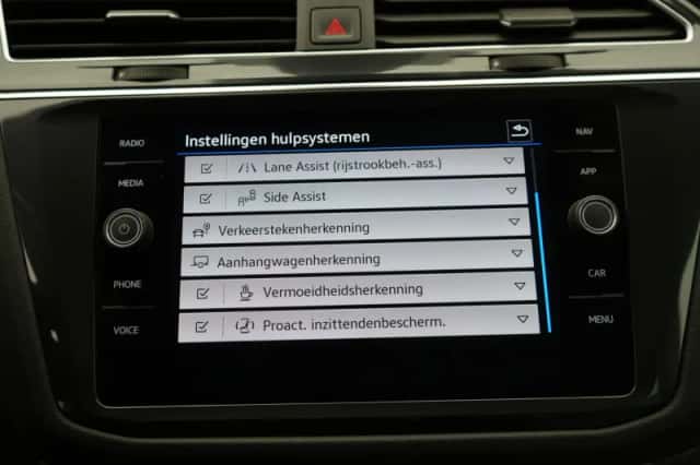 Volkswagen Tiguan (2022) thumbnail 22