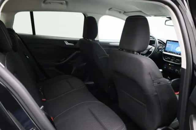 Ford Focus (2023) thumbnail 31