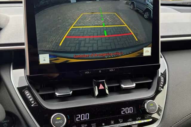 Toyota Corolla (2025) thumbnail 2