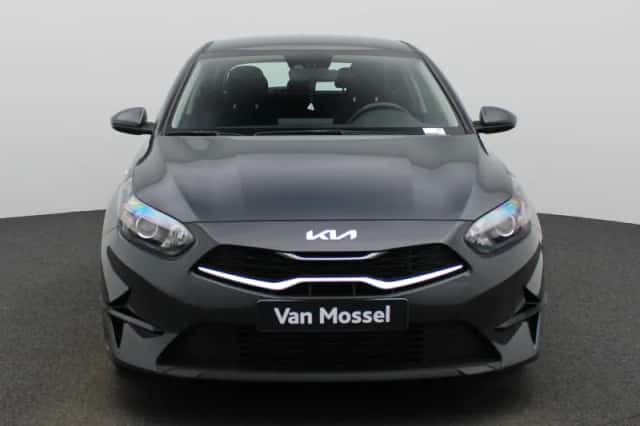 Kia Ceed (2023) thumbnail 3