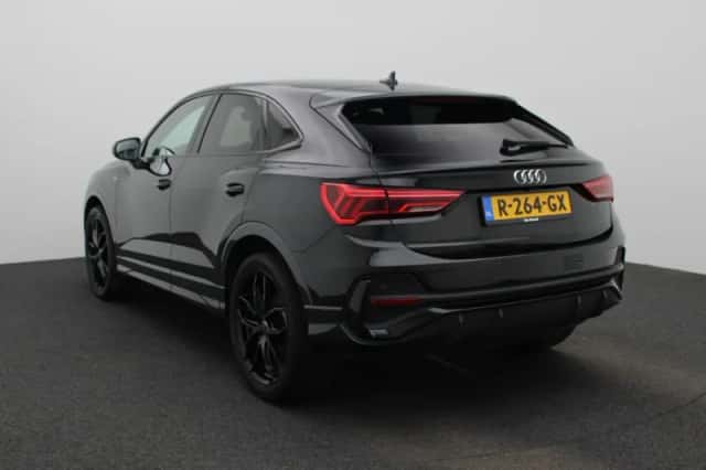 Audi Q3 (2021) thumbnail 2
