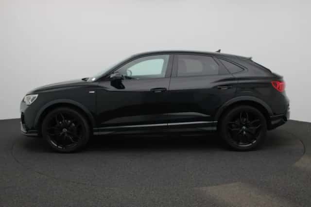 Audi Q3 (2021) thumbnail 4