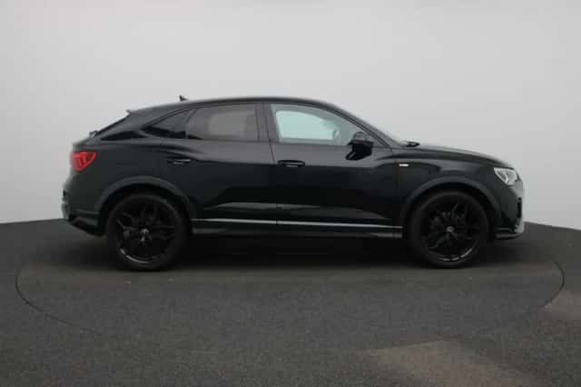 Audi Q3 (2021) thumbnail 6