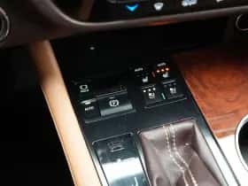 Lexus RX (2016) thumbnail 23
