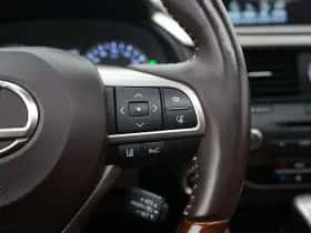 Lexus RX (2016) thumbnail 28