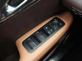 Lexus RX (2016) thumbnail 36