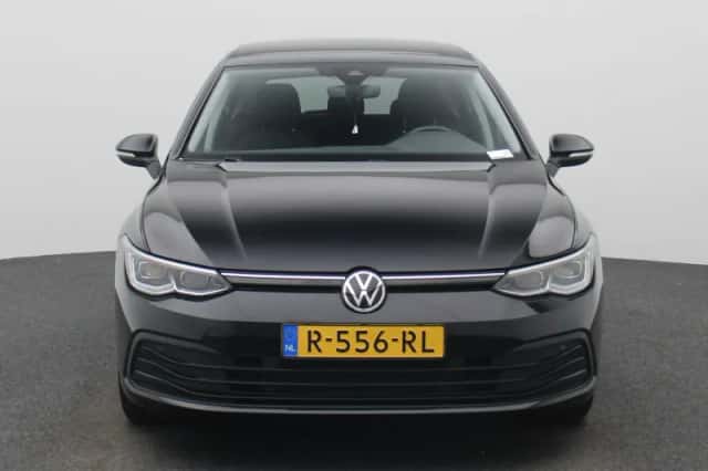 Volkswagen Golf (2021) thumbnail 3