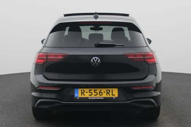 Volkswagen Golf (2021) thumbnail 5