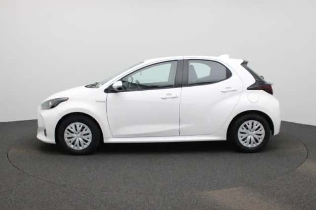 Toyota Yaris (2021) thumbnail 4